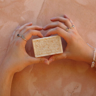 Savon exfoliant son de blé de La Savonnerie de Nyons