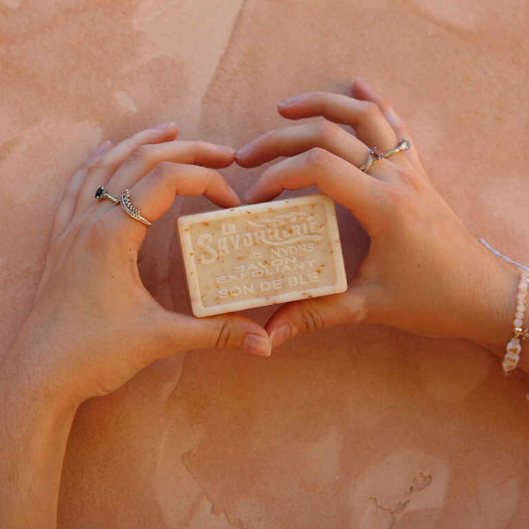 Savon exfoliant son de blé de La Savonnerie de Nyons