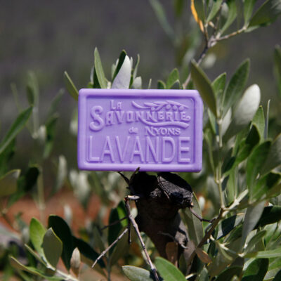 savon au parfum de lavande de la Savonnerie de Nyons