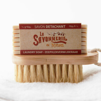 Fiel de bœuf : ce que c’est, comment l’utiliser et sur quelles taches | La Savonnerie de Nyons Savon detachant au fiel de boeuf