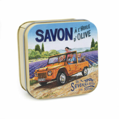 Savons dans une boite en métal avec une illustration de Mehari de la collection de savons "Boites avec Savons" - Fabriqué en France par La Savonnerie de Nyons