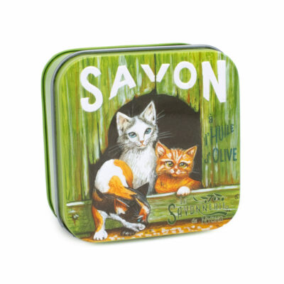 Boite à savon en métal avec une illustration de plusieurs chats de la collection de savons "Boites avec Savons" - Fabriqué en France par La Savonnerie de Nyons