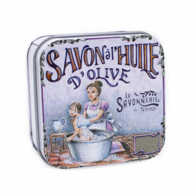 boite à savon en métal avec une illustration d'une scène de bain de la collection de savons "Boites avec Savons" - Fabriqué en France par La Savonnerie de Nyons