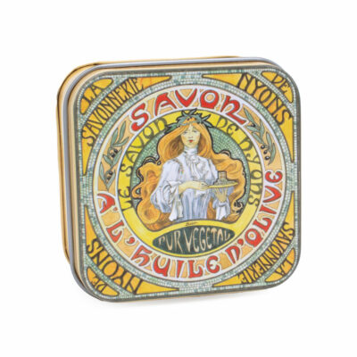 Boite à savon en métal avec une illustration art deco inspirée des peintures de Mucha de la collection de savons "Boites avec Savons" - Fabriqué en France par La Savonnerie de Nyons