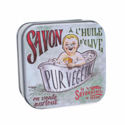 Boite à savon en métal avec une illustration retro d'un bébé prenant son bain de la collection de savons "Boites avec Savons" - Fabriqué en France par La Savonnerie de Nyons