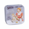 boite à savon en métal avec une illustration retro d'un bébé avec sa maman de la collection de savons "Boites avec Savons" - Fabriqué en France par La Savonnerie de Nyons