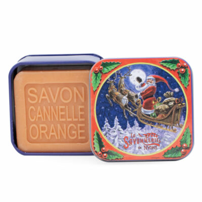 Savon de 100g du traineau du Pere Noël dans une boite en métal retro illustrée avec un traineau de la collection de savons parfumés "Boites avec Savons"