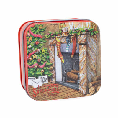 boite de la cheminée de Noel en métal retro illustrée avec une cheminée décorée pour Noël de la collection de savons parfumés "Boites avec Savons" - Fabriqué en France par La Savonnerie de Nyons