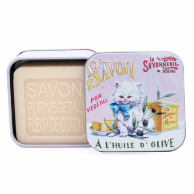 Savon de 100g dans une boite en métal retro illustrée avec un chat persan de la collection de savons parfumés "Boites avec Savons"
