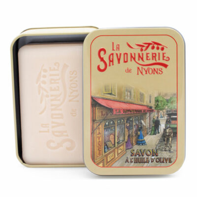 Savon de 200g à la fleur de coton dans une boite en metal illustrée par un dessin retro de boutique provençale de la collection "Boites avec Savons" - Fabrication traditionnelle française par La Savonnerie de Nyons