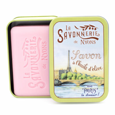 Savon de 200g à la rose dans une boite en metal vintage illustrée par un dessin retro du fleuve de la Seine à Paris de la collection "Boites avec Savons" - Fabrication traditionnelle française par La Savonnerie de Nyons