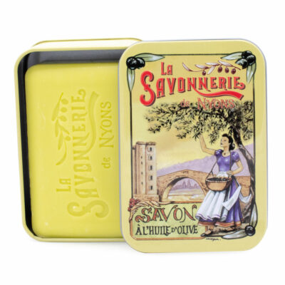 Savon de 200g à la verveine dans une boite en metal vintage illustrée par un dessin retro d'un paysage avec un pont de la collection "Boites avec Savons" - Fabrication traditionnelle française par La Savonnerie de Nyons