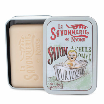 Savon de 200g dans une boite en metal vintage illustrée par un dessin retro representant une scene d'ecole d'antan de la collection "Boites avec Savons" - Fabrication traditionnelle française par La Savonnerie de Nyons