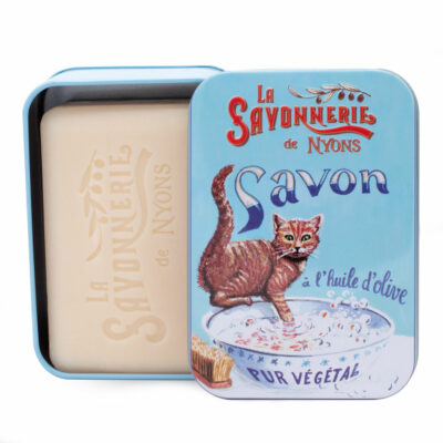 Savon de 200g à la fleur de coton dans une boite bleue en metal vintage illustrée par un dessin retro d'un chat roux de la collection "Boites avec Savons" - Fabrication traditionnelle française par La Savonnerie de Nyons