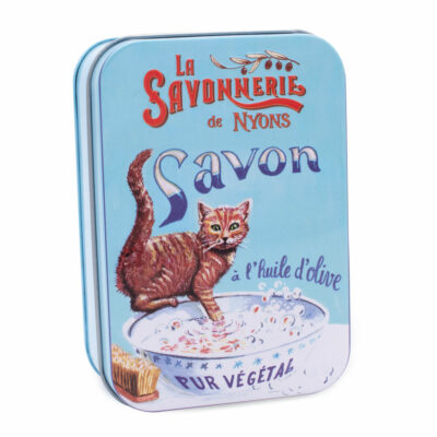 Boite bleue pour savon de 200g en metal vintage illustrée par un dessin retro d'un chat roux de la collection "Boites avec Savons" - Fabriqué en France par La Savonnerie de Nyons