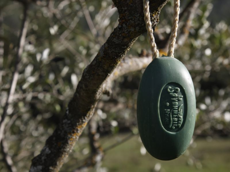 Savon vert a suspendre a l'huile d'olive de Nyons de La Savonnerie de Nyons